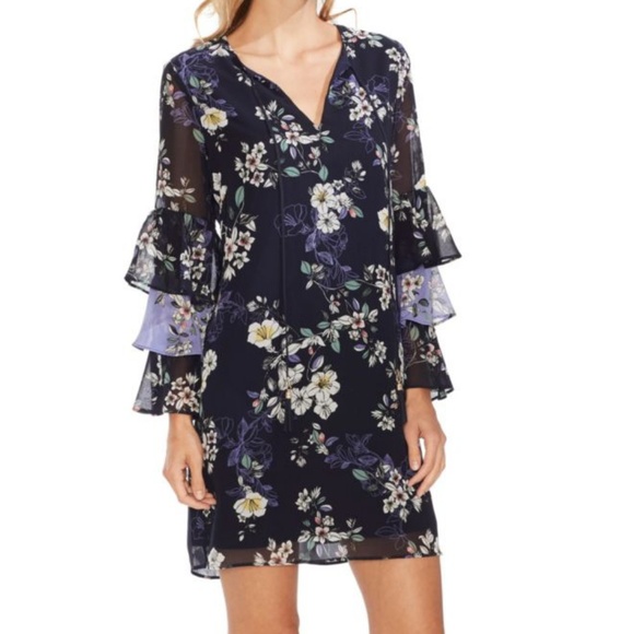Vince Camuto Dresses & Skirts - Vince Camuto Floral Print Dress